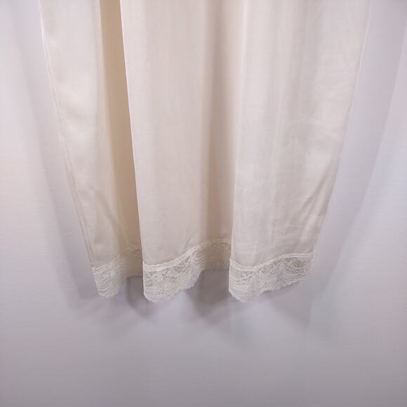Vintage Nordstrom Cream Slip with Lace Trim, Size Medium - Picture 5 of 6
